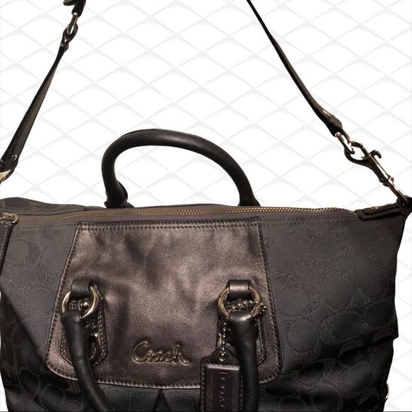 Coach purse!! Ashley style! Very nice! - Picture 5 of 13